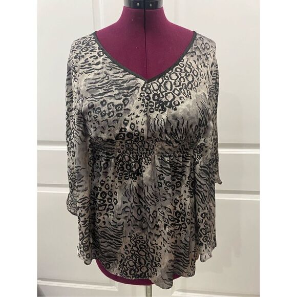 No Brand Tops - Aggie Gray Leopard Print Top Size medium